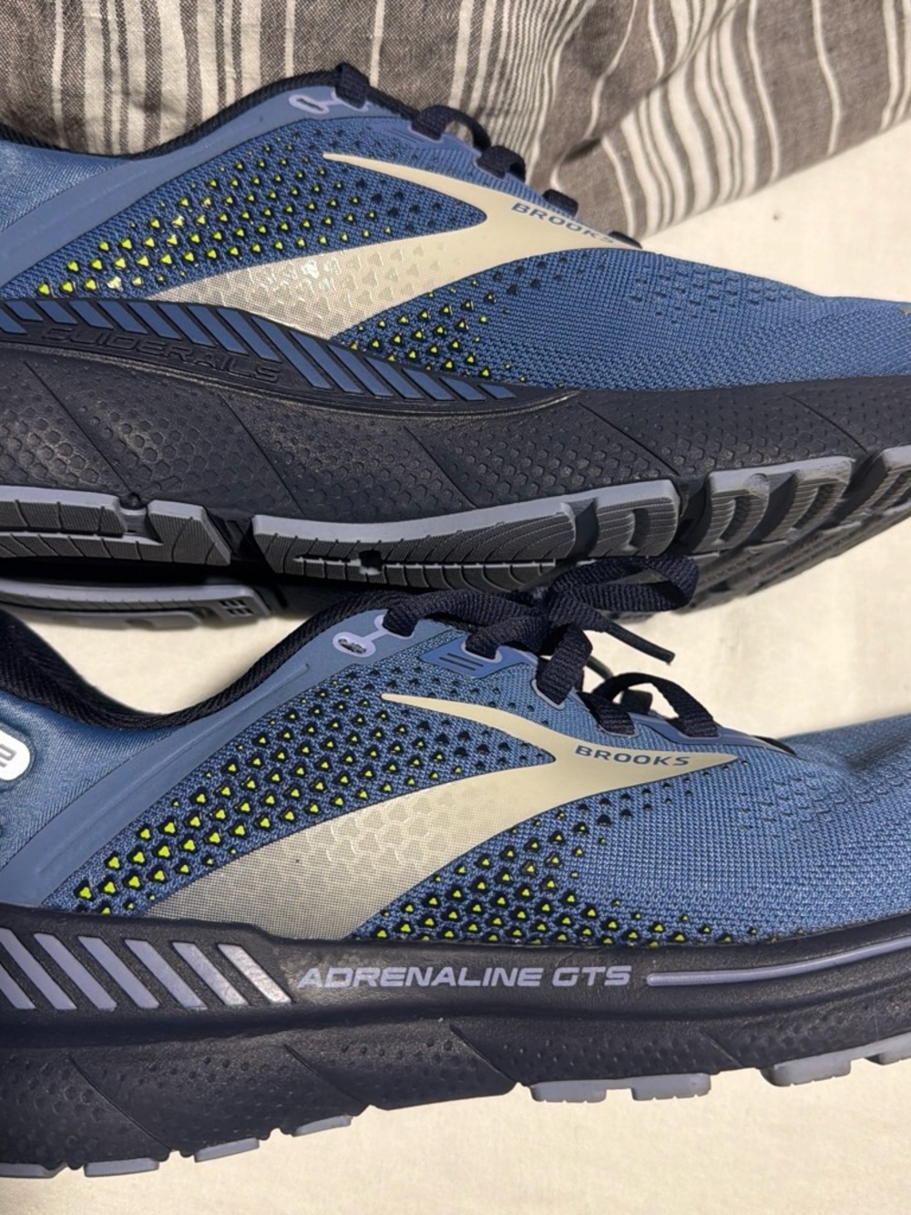 Brooks women’s Adrenaline GTS Blue and Navy Running Shoes